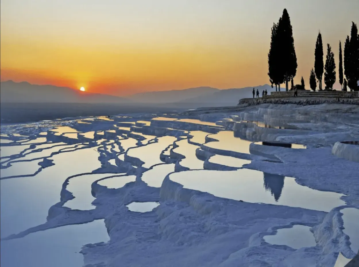 DENİZLİ ÇIKIŞLI GÜNÜBİRLİK PAMUKKALE-HİERAPOLİS-SALDA TURU